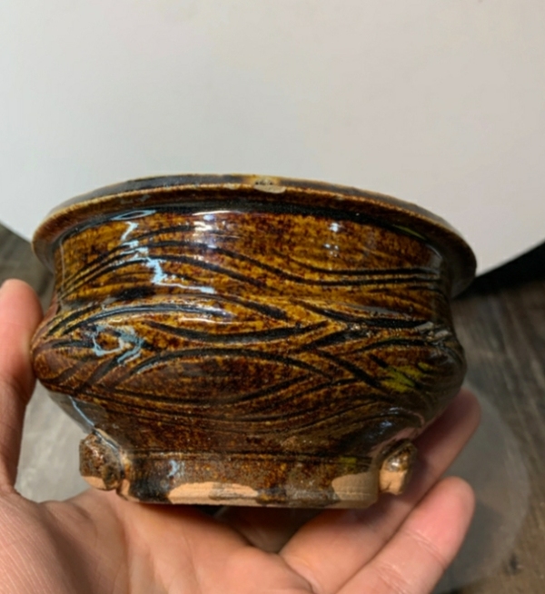 古玩陶瓷褐釉劃花香爐拍賣,當前價格1698元
