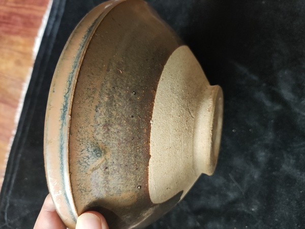 古玩陶瓷元代臨汾窯褐釉狗舔斑折沿碗拍賣,當前價格4200元