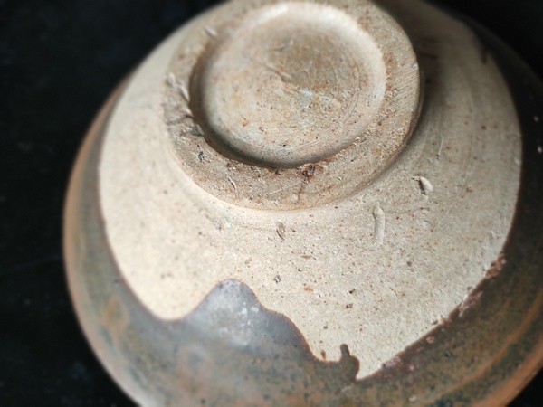 古玩陶瓷元代臨汾窯褐釉狗舔斑折沿碗拍賣,當前價格4200元
