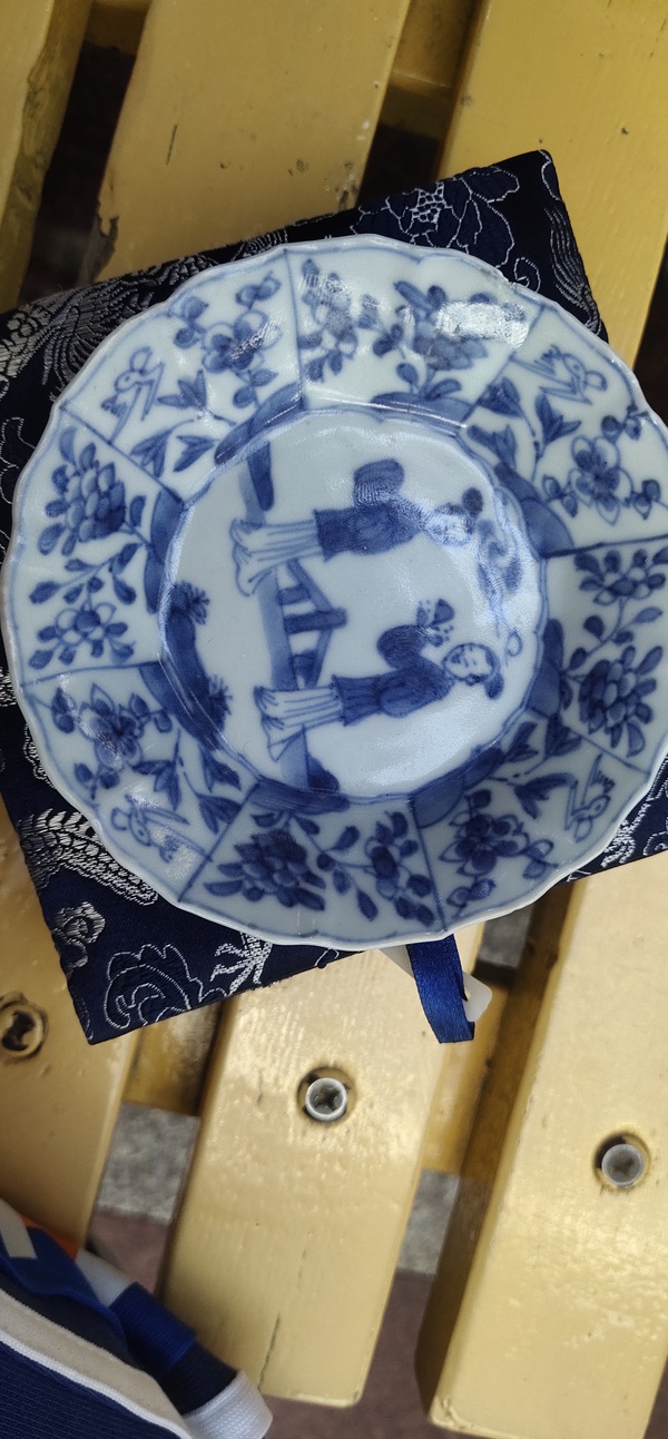 古玩陶瓷跳刀痕康熙青花二喬圖花口盤拍賣,當前價格8000元