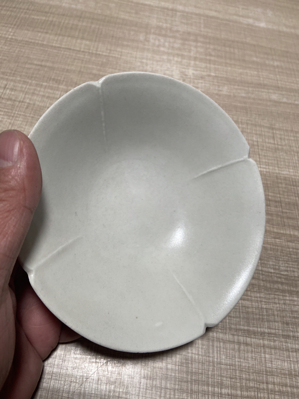 古玩陶瓷邢窯海棠口出筋斗笠盞拍賣,當前價格5888元