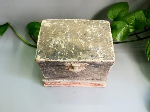 古玩陶瓷明代 彩繪百寶箱拍賣,當前價格888元