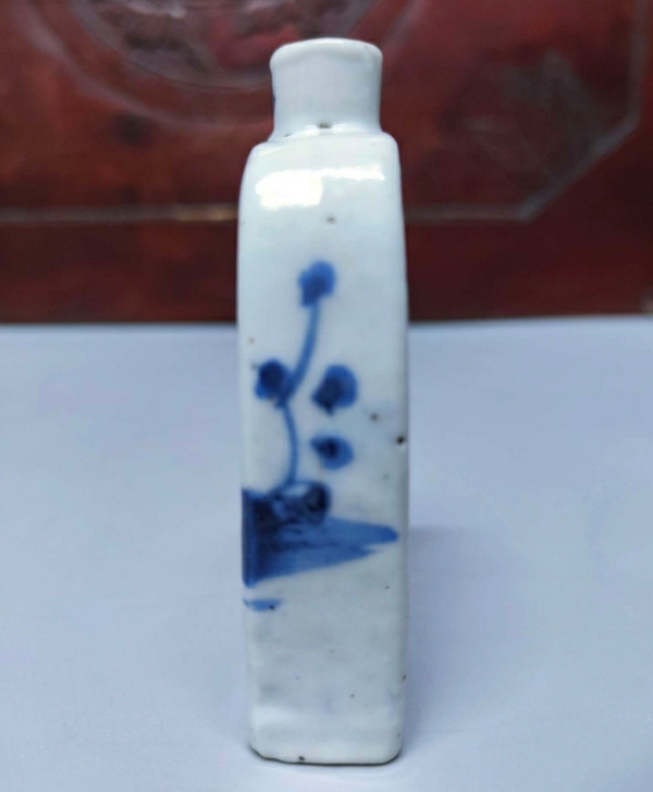 古玩陶瓷人物紋青花鼻煙壺拍賣,當前價格2698元