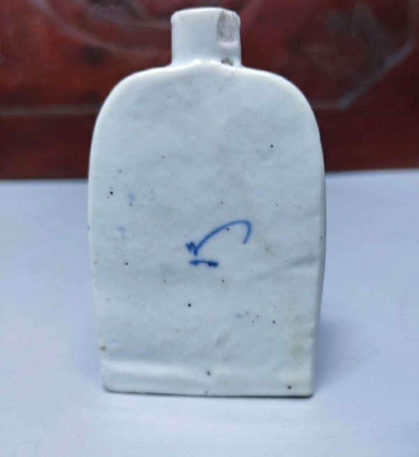 古玩陶瓷人物紋青花鼻煙壺拍賣,當前價格2698元