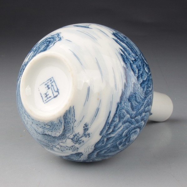 古玩陶瓷【*3891】567 藍料彩通景山水紋長頸瓶拍賣,當前價格3500元