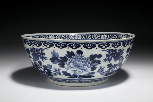 古玩陶瓷超大 清中晚·青花穿花龍紋大碗拍賣,當前價格18888元
