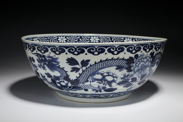 古玩陶瓷超大 清中晚·青花穿花龍紋大碗拍賣,當前價格18888元