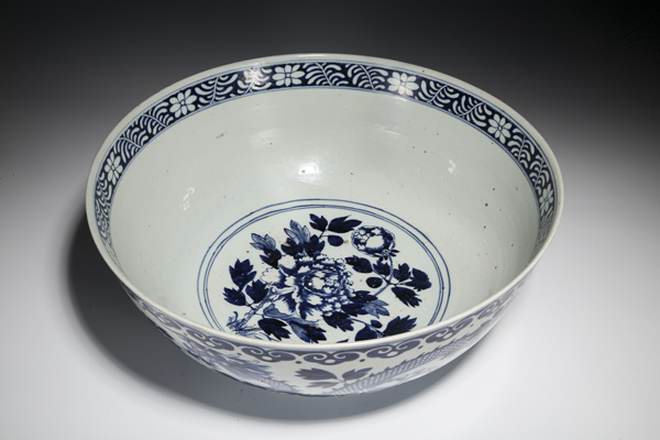 古玩陶瓷超大 清中晚·青花穿花龍紋大碗拍賣,當前價格18888元