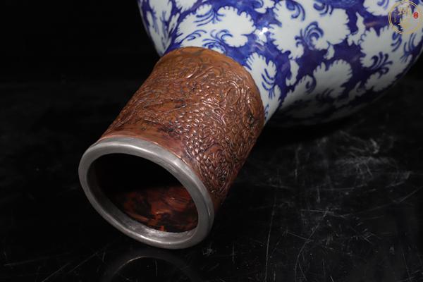 古玩陶瓷清中期青花龍紋天球瓶拍賣(mài)，當(dāng)前價(jià)格12600元