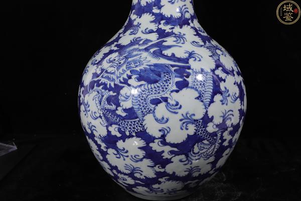 古玩陶瓷清中期青花龍紋天球瓶拍賣(mài)，當(dāng)前價(jià)格12600元