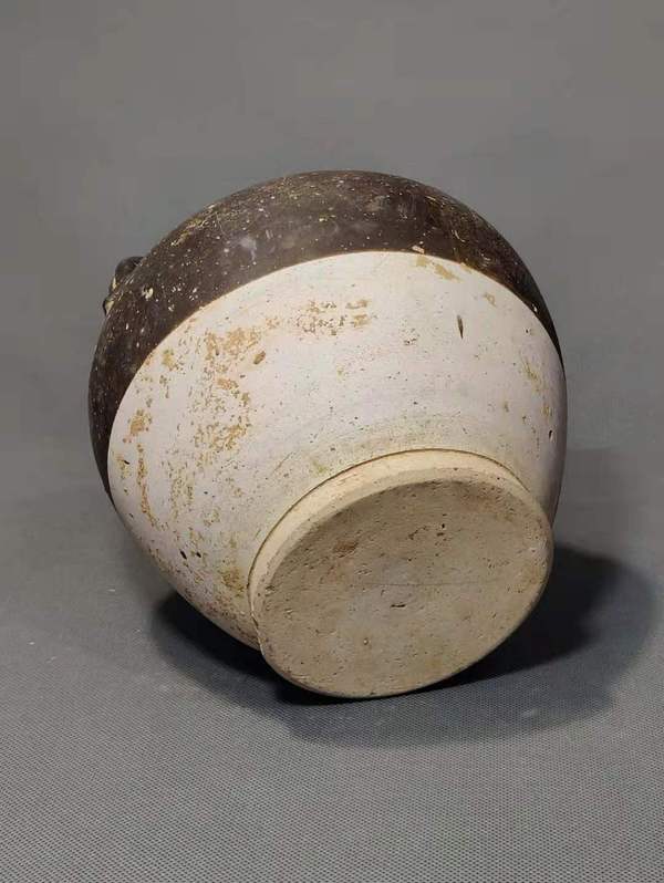 古玩陶瓷唐代鞏縣窯黑釉雙系罐(館藏精品)拍賣,當前價格12000元