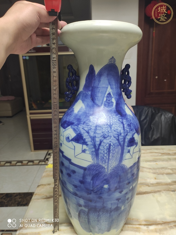 古玩陶瓷山水紋青花瓶真品鑒賞圖