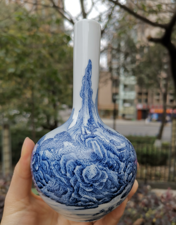 古玩陶瓷【*3891】567 藍料彩通景山水紋長頸瓶拍賣,當前價格3500元