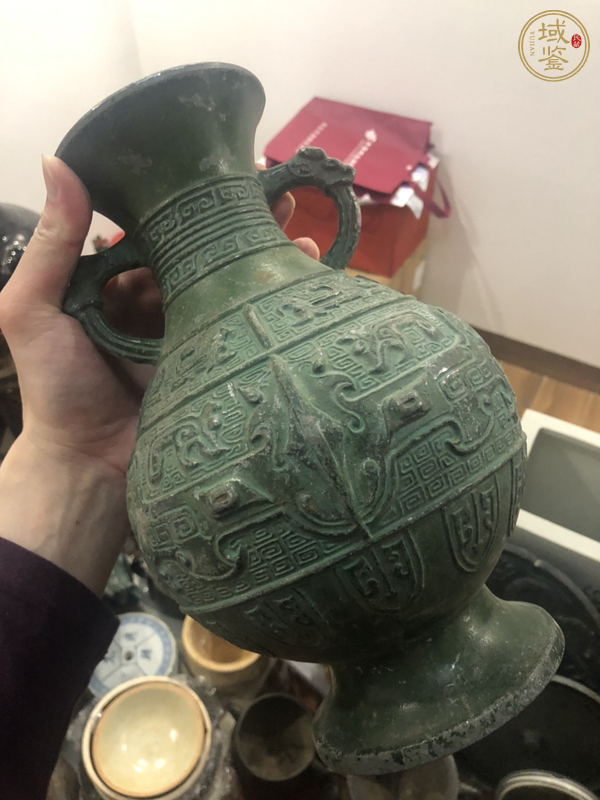 古玩雜項(xiàng)饕餮紋雙耳銅瓶真品鑒賞圖