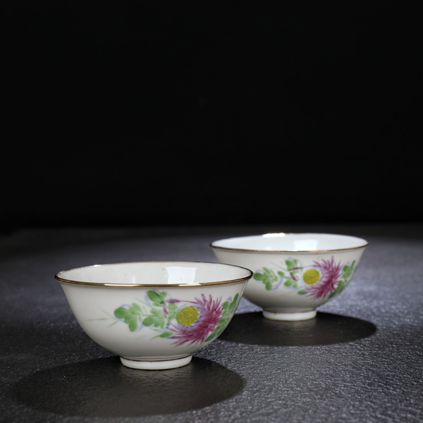 古玩陶瓷民國(guó)-粉彩花卉碗一對(duì)拍賣,當(dāng)前價(jià)格1880元