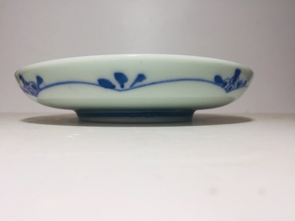 古玩陶瓷纏枝花卉紋青花盤拍賣,當前價格350元