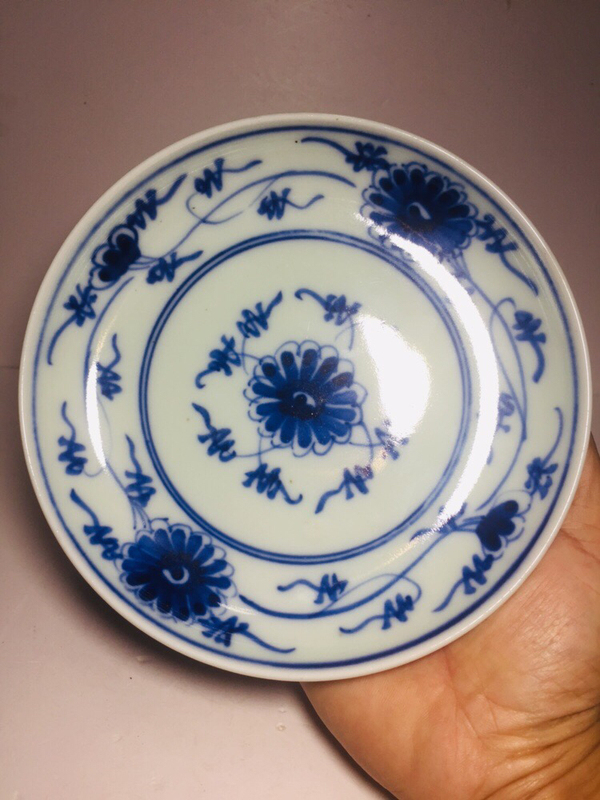 古玩陶瓷纏枝花卉紋青花盤拍賣,當前價格350元