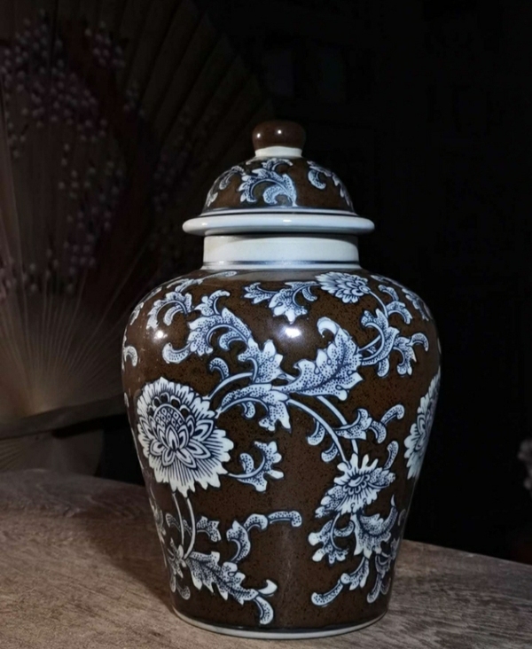 古玩陶瓷褐釉青花花卉紋蓋罐拍賣,當前價格888元