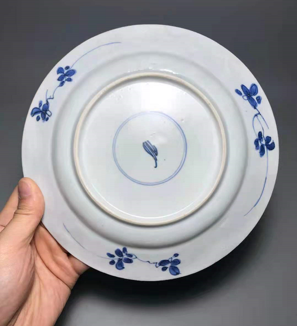 古玩陶瓷雙藍圈樹葉款蓮瓣紋刻花花卉紋青花盤拍賣，當前價格2880元