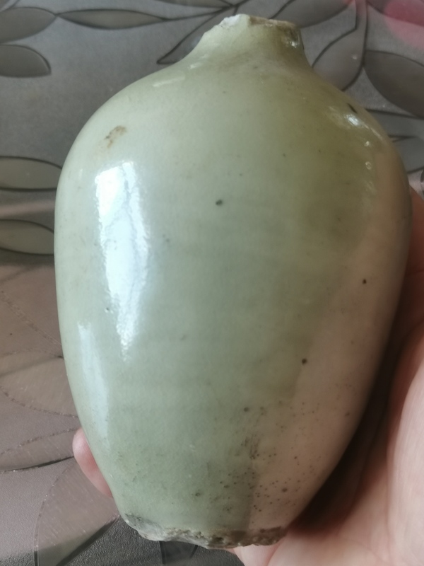 古玩陶瓷清早期青釉瓶,賠本出急用錢高檔藏品沒有裂,沒有碰拍賣,當前價格1999元
