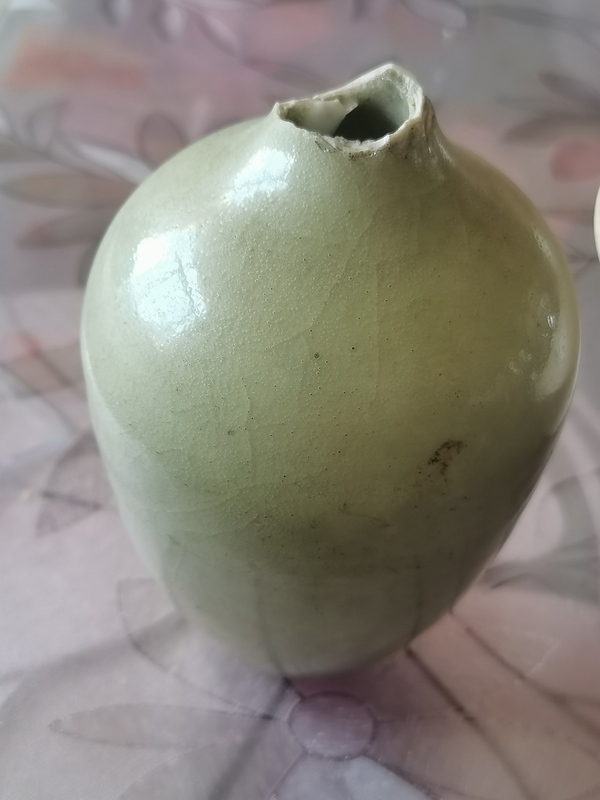 古玩陶瓷清早期青釉瓶,賠本出急用錢高檔藏品沒有裂,沒有碰拍賣,當前價格1999元