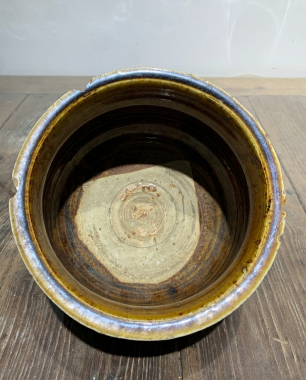 古玩陶瓷黃釉刻花三足爐拍賣,當前價格1698元