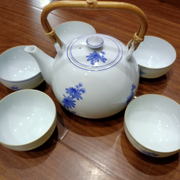 古玩陶瓷名品平安瑞光青花茶具拍賣,當(dāng)前價格0元