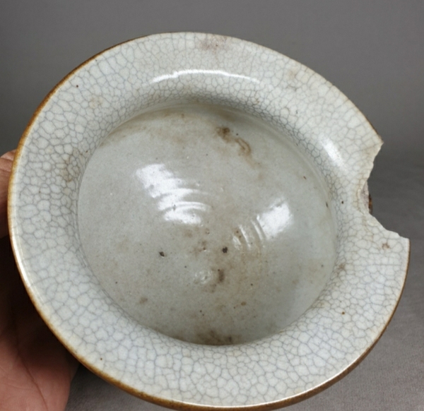 古玩陶瓷哥釉地鐵銹釉雙鋪首圈足香爐拍賣,當前價格1298元