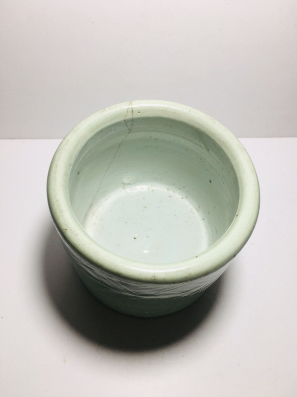 古玩陶瓷清中期豆青釉刻花花卉筒式香爐拍賣,當前價格360元