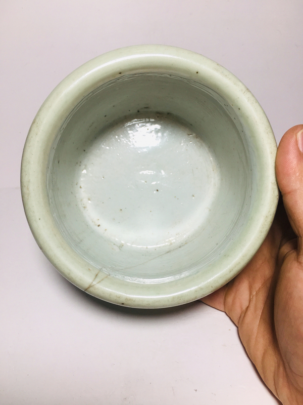 古玩陶瓷清中期豆青釉刻花花卉筒式香爐拍賣,當前價格360元