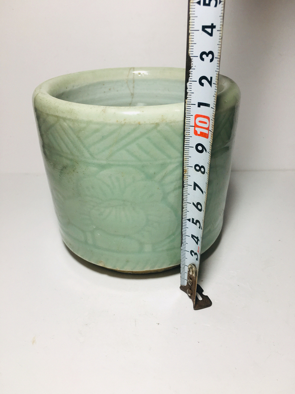 古玩陶瓷清中期豆青釉刻花花卉筒式香爐拍賣,當前價格360元