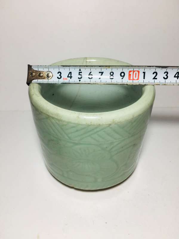 古玩陶瓷清中期豆青釉刻花花卉筒式香爐拍賣,當前價格360元