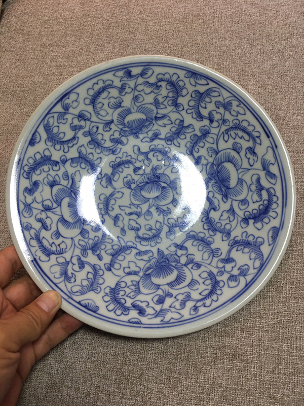 古玩轉賣清中期細路青纏枝蓮紋大盤拍賣,當前價格298元