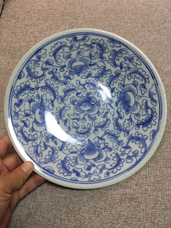 古玩陶瓷清中期細(xì)路青纏枝蓮紋大盤拍賣，當(dāng)前價格3980元