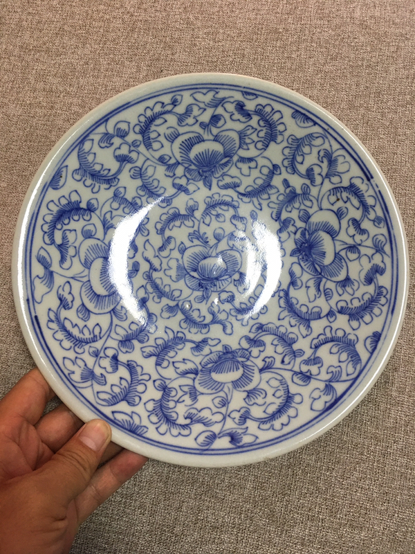 古玩陶瓷清中期細路青纏枝蓮紋大盤拍賣,當前價格3980元