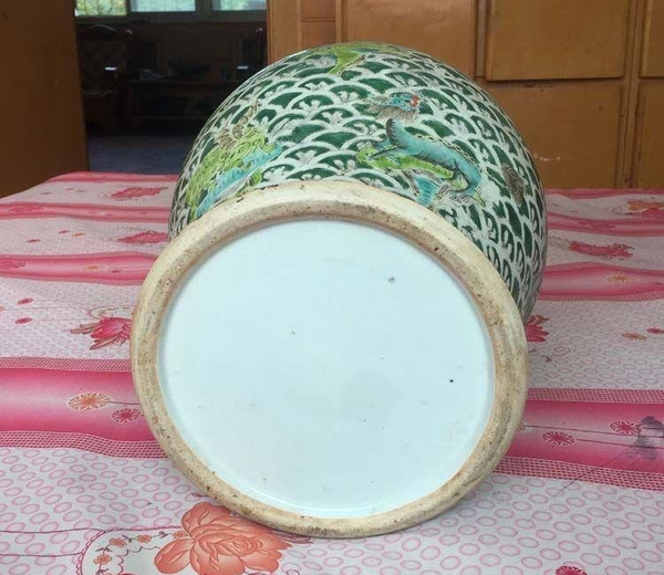 古玩陶瓷五彩海獸紋罐拍賣,當前價格10000元
