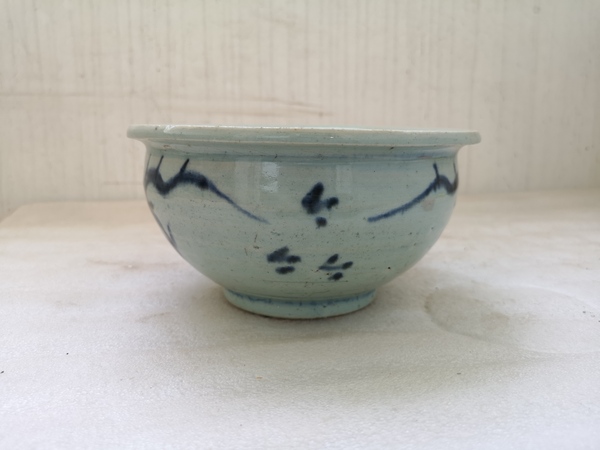 古玩陶瓷清中期青花趕珠龍紋香爐拍賣,當前價格2200元