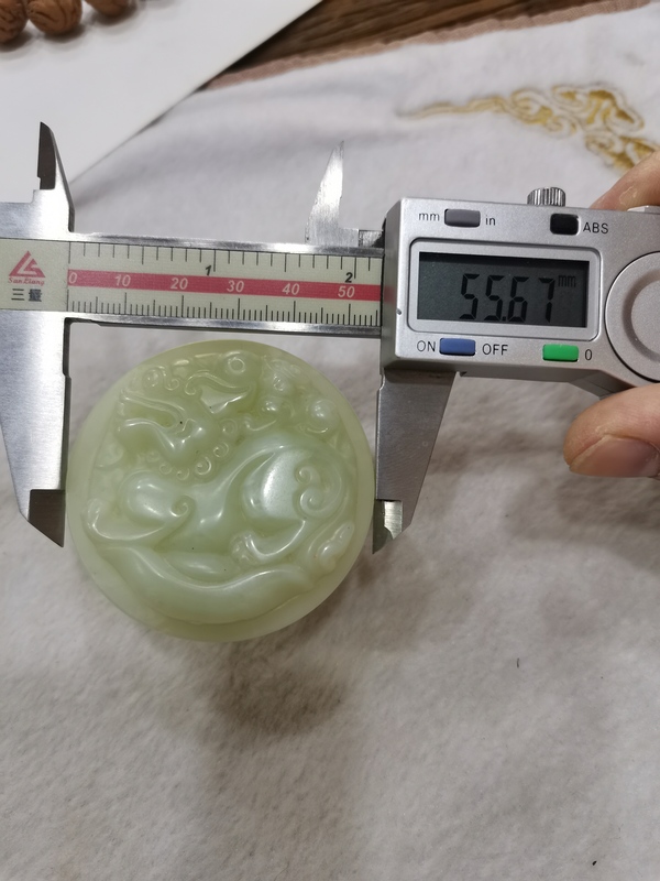 古玩玉器和田玉雕瑞獸腰帶穿拍賣，當前價格400元