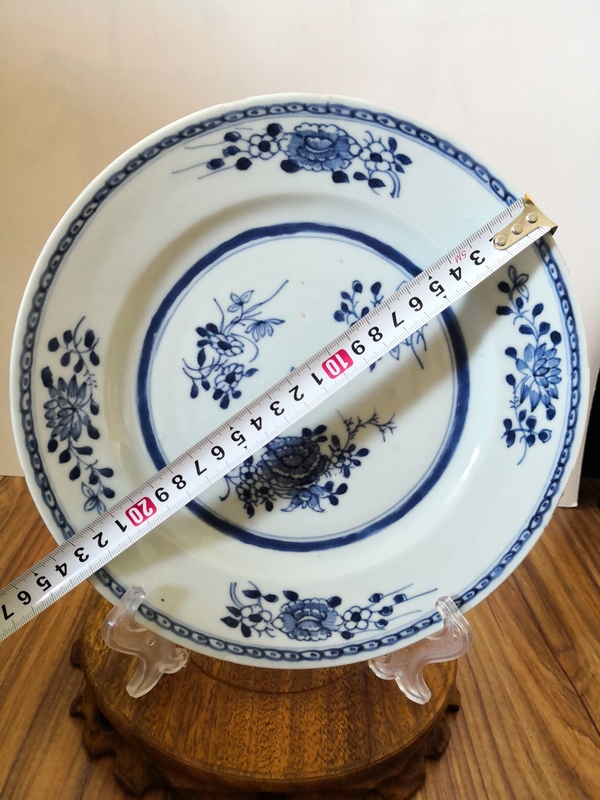 古玩陶瓷乾隆折枝花卉紋青花盤拍賣,當前價格1500元