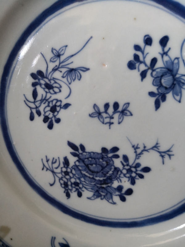 古玩陶瓷乾隆折枝花卉紋青花盤拍賣,當前價格1500元