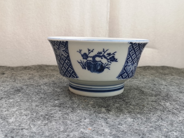 古玩陶瓷花卉紋青花小碗拍賣,當前價格135元