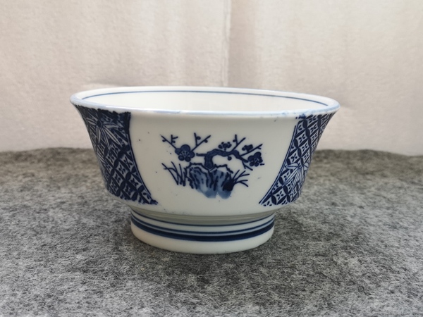 古玩陶瓷花卉紋青花小碗拍賣,當前價格135元