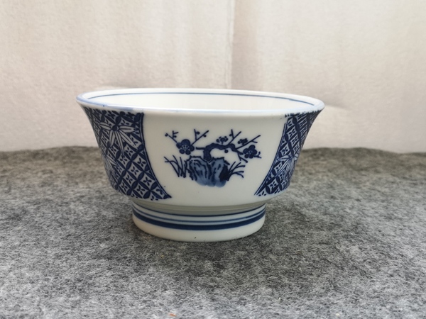 古玩陶瓷花卉紋青花小碗拍賣,當前價格135元