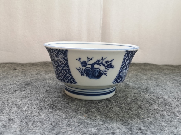 古玩陶瓷花卉紋青花小碗拍賣,當前價格135元