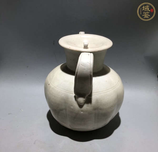 古玩陶瓷青白釉瓜楞執(zhí)壺真品鑒賞圖