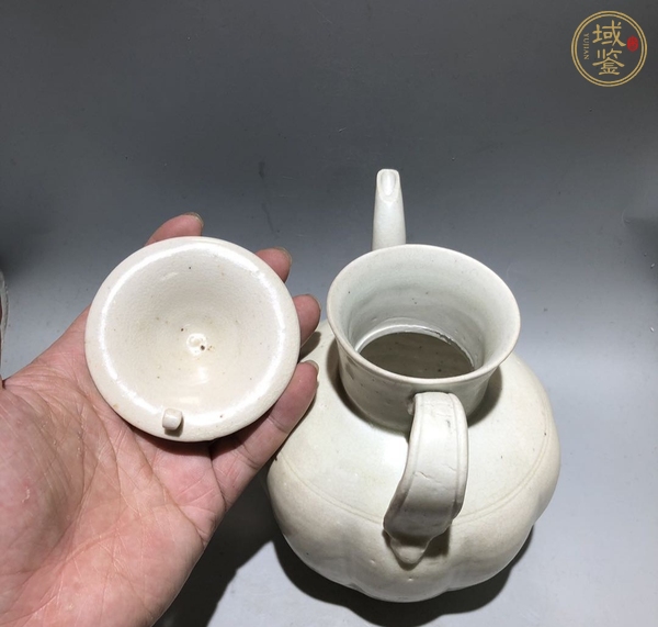 古玩陶瓷青白釉瓜楞執(zhí)壺真品鑒賞圖