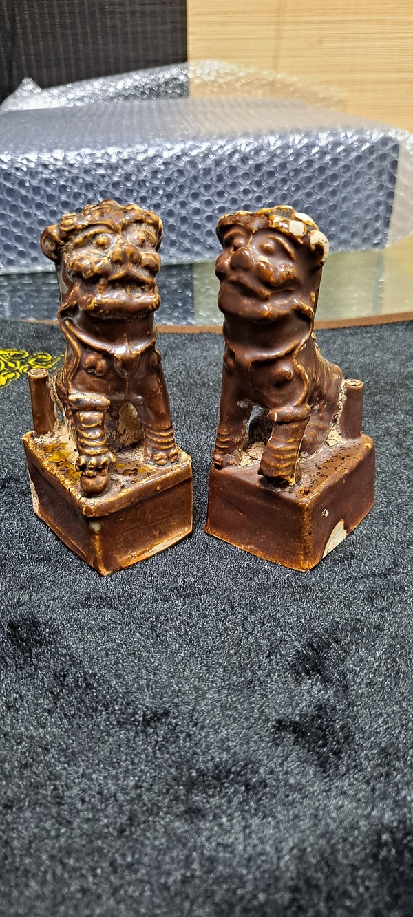 古玩陶瓷明末醬釉獅子一對拍賣,當(dāng)前價格1600元