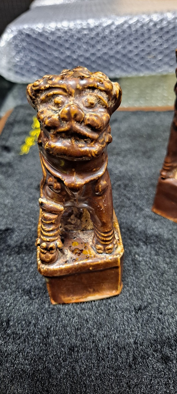 古玩陶瓷明末醬釉獅子一對拍賣,當(dāng)前價格1600元