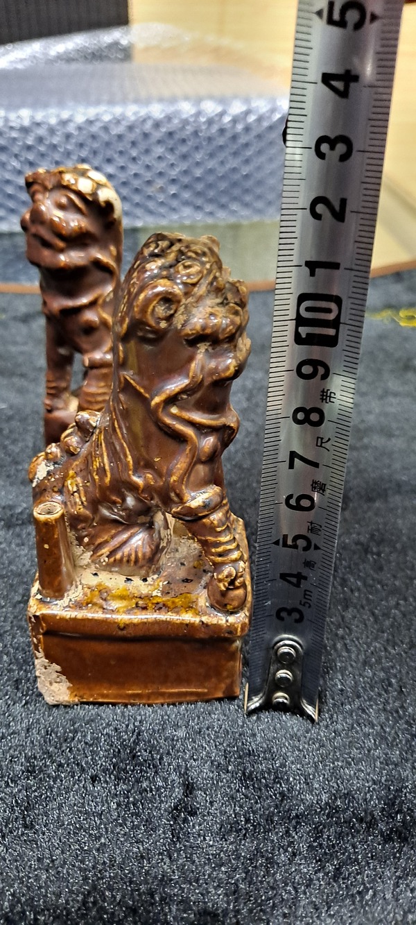 古玩陶瓷明末醬釉獅子一對拍賣,當(dāng)前價格1600元