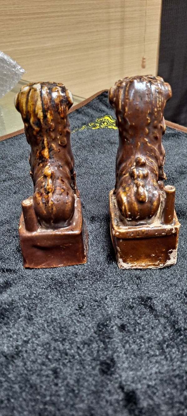古玩陶瓷明末醬釉獅子一對拍賣,當(dāng)前價格1600元